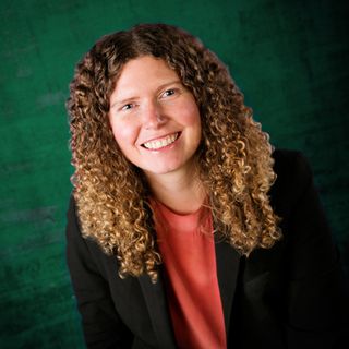 Emily Omier profile picture